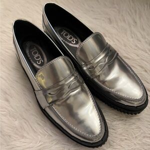 Tod’s Metallic leather platform loafers